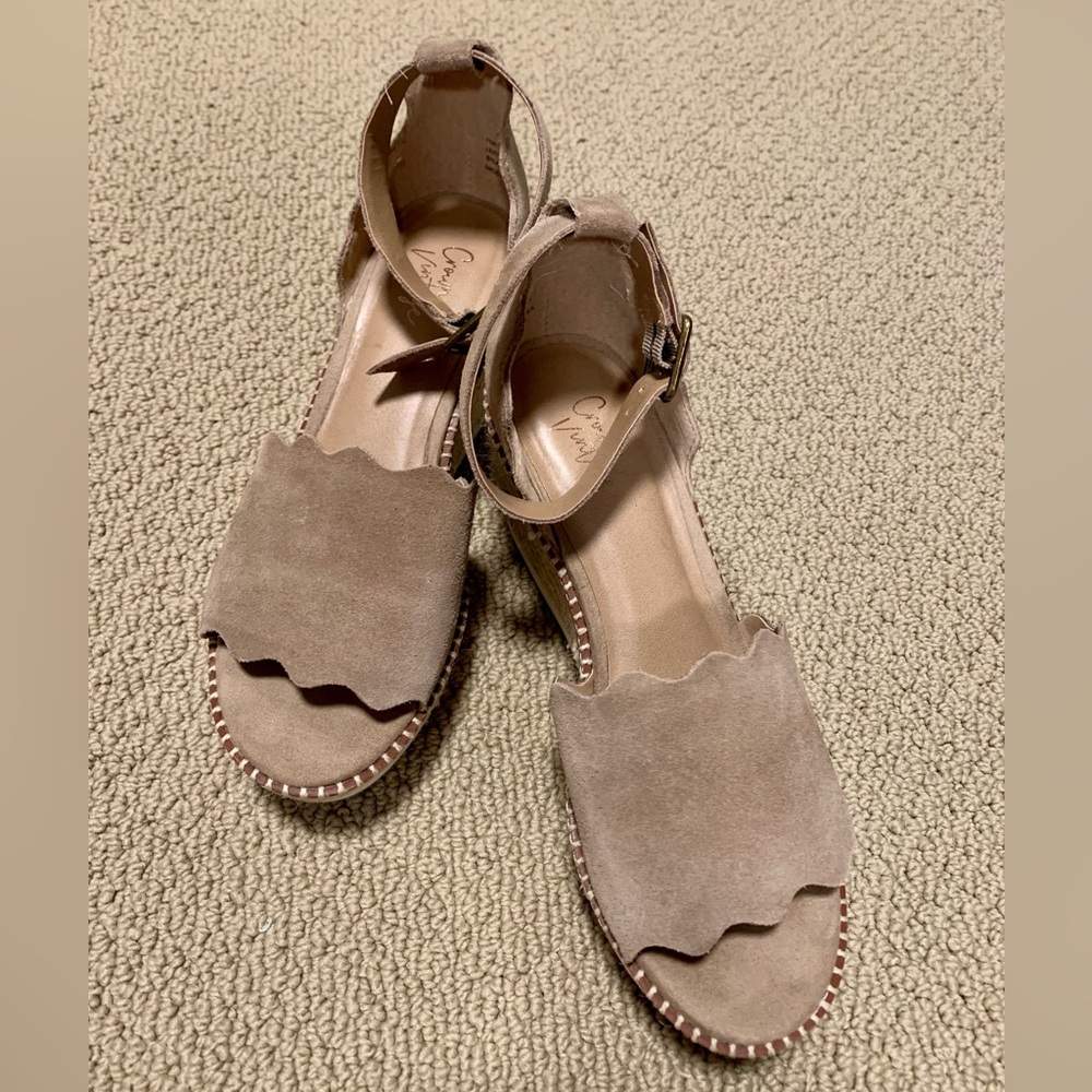 Crown Vintage Daffodil Espadrille Wedge Sandal, Size 7.5, Color: Camel